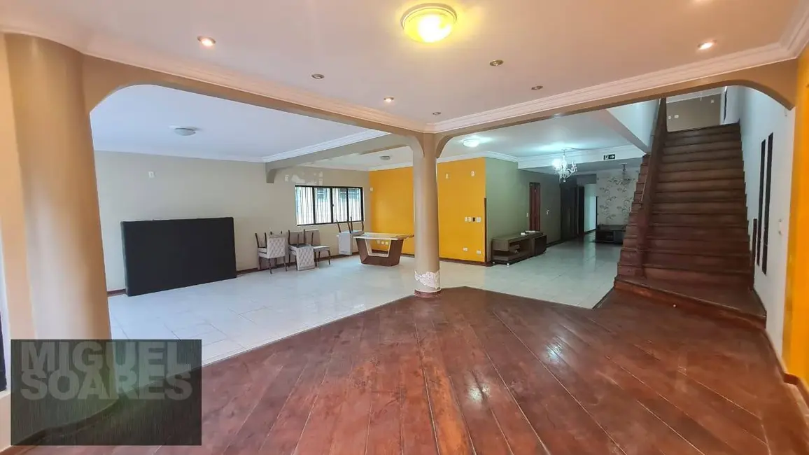 Casa com 5 quartos à venda e para alugar, 357m2 em Embaré, Santos - SP - imagem 4 Foto 4 de Casa com 5 quartos à venda e para alugar, 357m2 em Embaré, Santos - SP