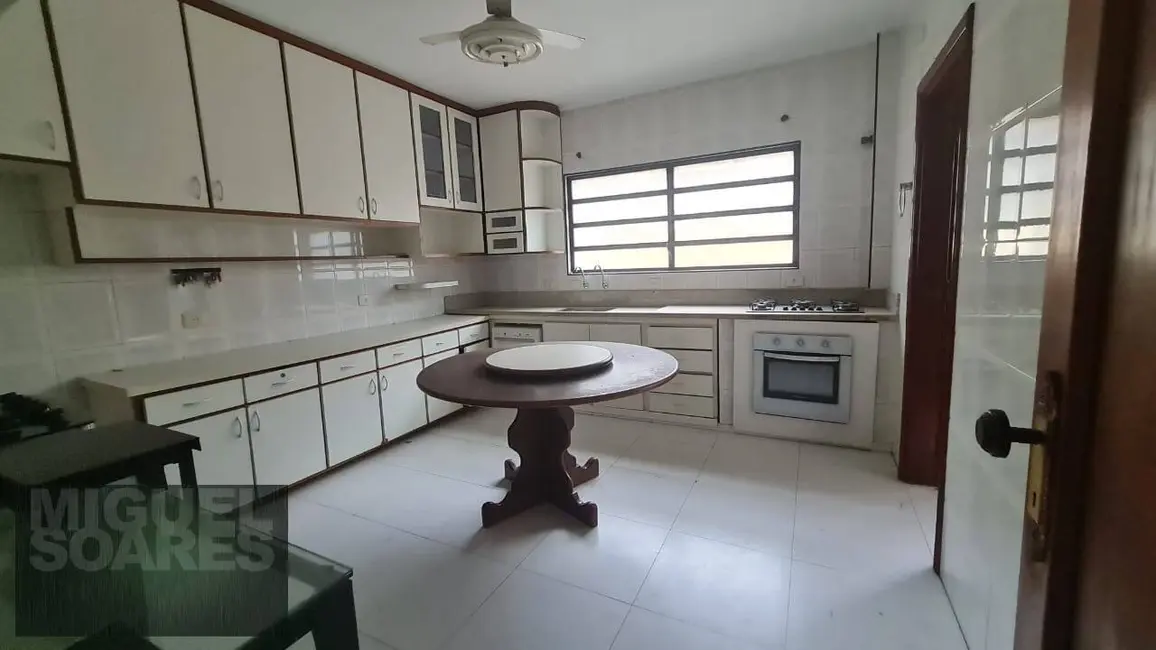 Casa com 5 quartos à venda e para alugar, 357m2 em Embaré, Santos - SP - imagem 6 Foto 6 de Casa com 5 quartos à venda e para alugar, 357m2 em Embaré, Santos - SP