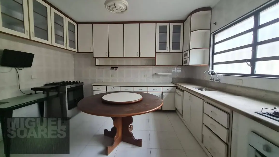 Casa com 5 quartos à venda e para alugar, 357m2 em Embaré, Santos - SP - imagem 7 Foto 7 de Casa com 5 quartos à venda e para alugar, 357m2 em Embaré, Santos - SP