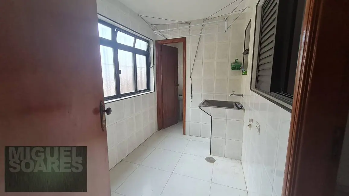 Casa com 5 quartos à venda e para alugar, 357m2 em Embaré, Santos - SP - imagem 8 Foto 8 de Casa com 5 quartos à venda e para alugar, 357m2 em Embaré, Santos - SP