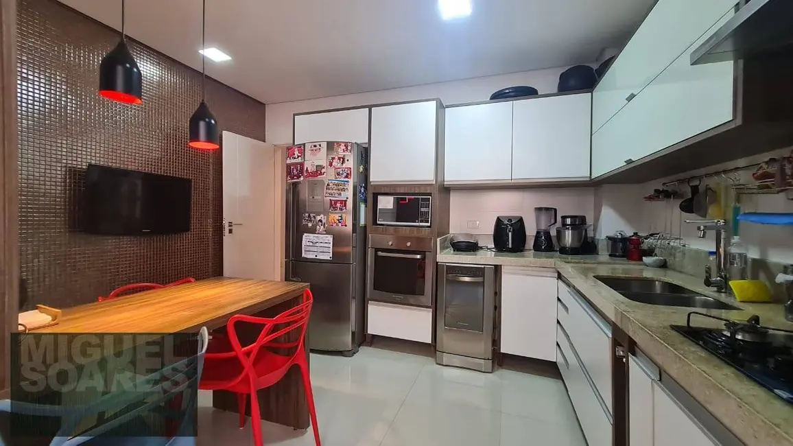 Foto 8 de Apartamento com 3 quartos à venda, 198m2 em Gonzaga, Santos - SP