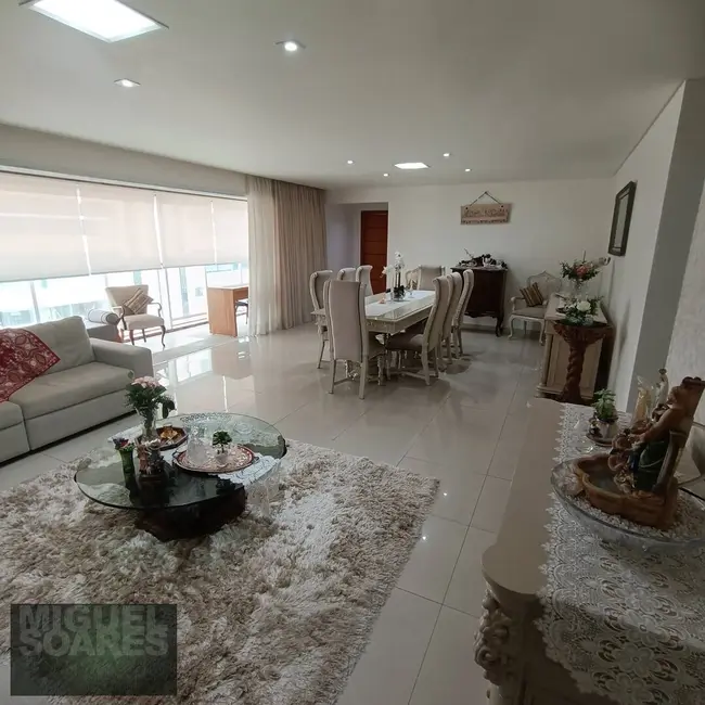 Apartamento com 4 quartos à venda e para alugar, 192m2 em Gonzaga, Santos - SP - imagem 4 Foto 4 de Apartamento com 4 quartos à venda e para alugar, 192m2 em Gonzaga, Santos - SP