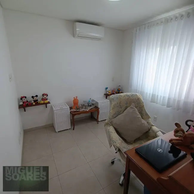 Apartamento com 4 quartos à venda e para alugar, 192m2 em Gonzaga, Santos - SP - imagem 9 Foto 9 de Apartamento com 4 quartos à venda e para alugar, 192m2 em Gonzaga, Santos - SP