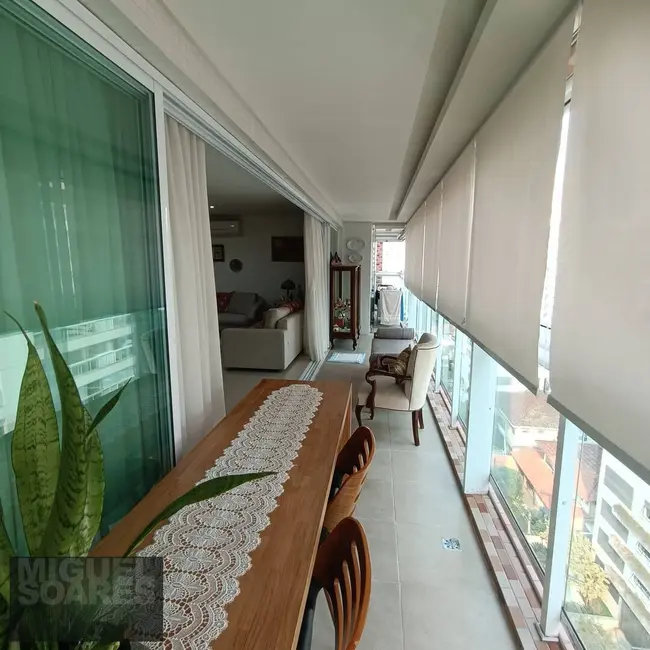 Apartamento com 4 quartos à venda e para alugar, 192m2 em Gonzaga, Santos - SP - imagem 5 Foto 5 de Apartamento com 4 quartos à venda e para alugar, 192m2 em Gonzaga, Santos - SP