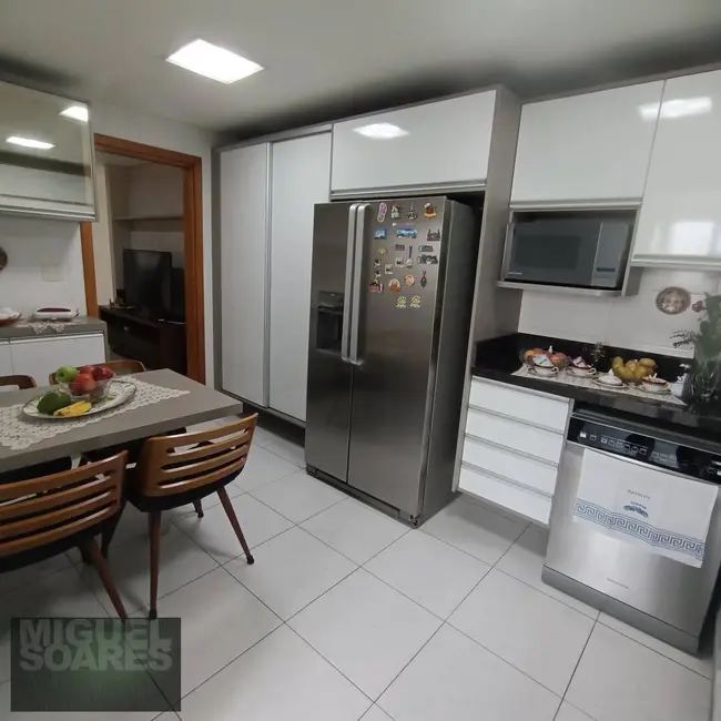 Apartamento com 4 quartos à venda e para alugar, 192m2 em Gonzaga, Santos - SP - imagem 8 Foto 8 de Apartamento com 4 quartos à venda e para alugar, 192m2 em Gonzaga, Santos - SP