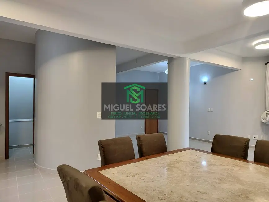 Apartamento com 4 quartos à venda e para alugar, 202m2 em Gonzaga, Santos - SP - imagem 4 Foto 4 de Apartamento com 4 quartos à venda e para alugar, 202m2 em Gonzaga, Santos - SP