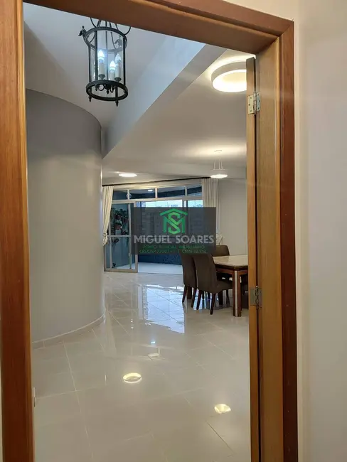 Apartamento com 4 quartos à venda e para alugar, 202m2 em Gonzaga, Santos - SP - imagem 2 Foto 2 de Apartamento com 4 quartos à venda e para alugar, 202m2 em Gonzaga, Santos - SP