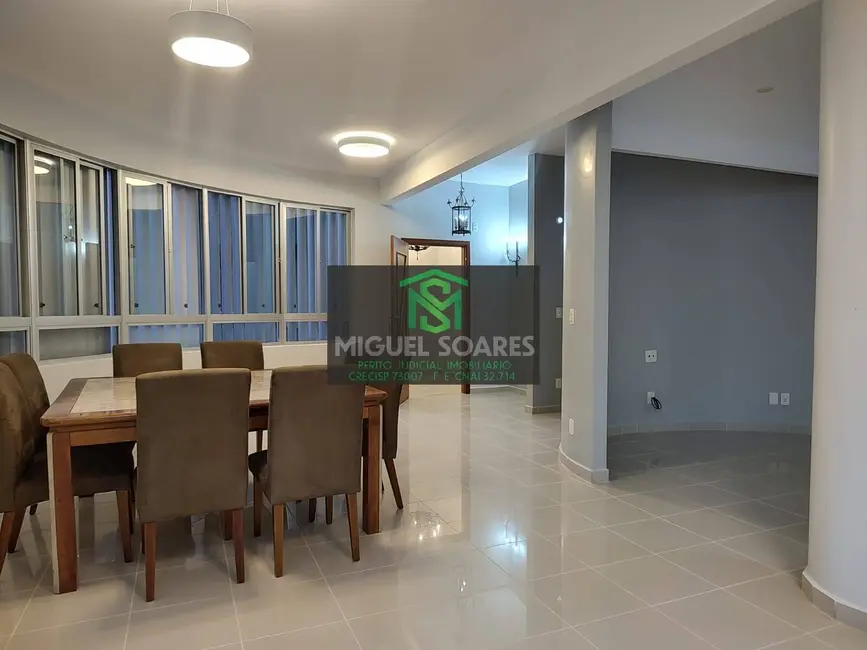 Apartamento com 4 quartos à venda e para alugar, 202m2 em Gonzaga, Santos - SP - imagem 8 Foto 8 de Apartamento com 4 quartos à venda e para alugar, 202m2 em Gonzaga, Santos - SP