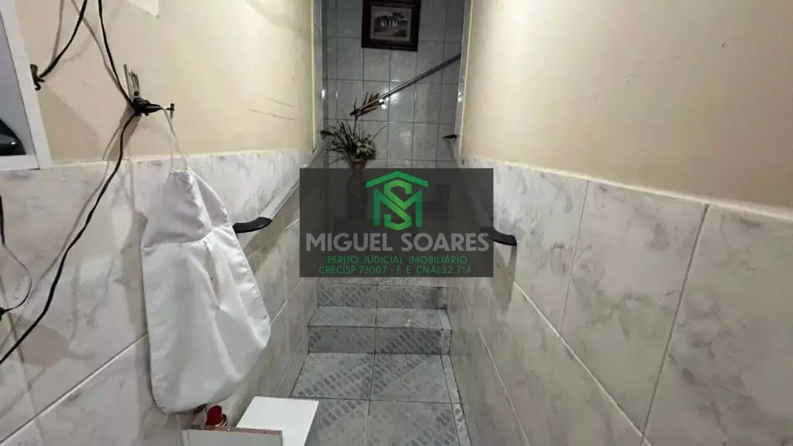 Foto 9 de Casa com 6 quartos à venda, 350m2 em Vila Mathias, Santos - SP