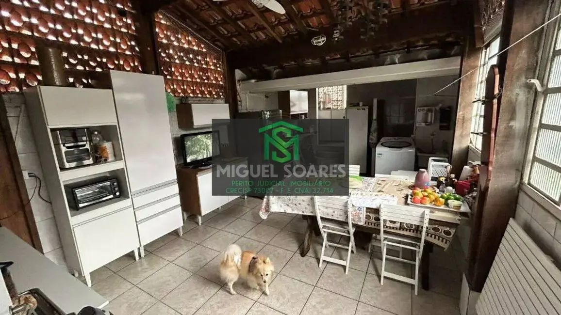 Foto 8 de Casa com 6 quartos à venda, 350m2 em Vila Mathias, Santos - SP