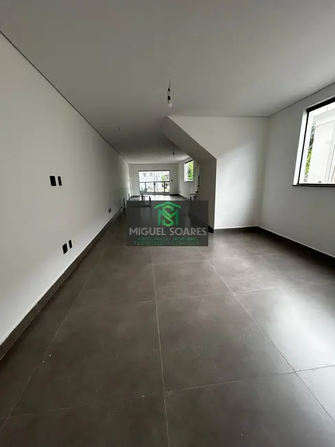 Casa com 3 quartos à venda, 290m2 em Aparecida, Santos - SP - imagem 4 Foto 4 de Casa com 3 quartos à venda, 290m2 em Aparecida, Santos - SP