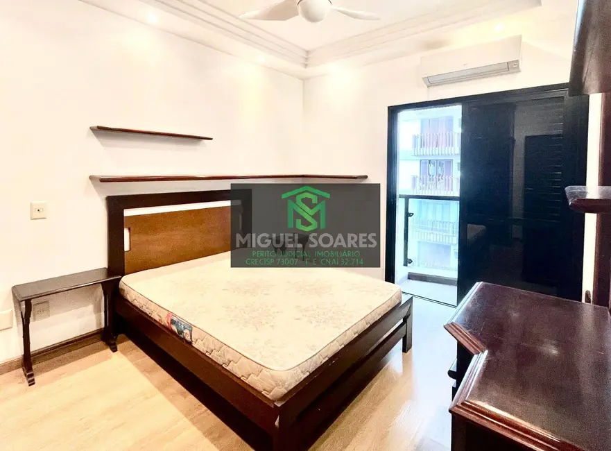 Apartamento com 3 quartos à venda e para alugar, 252m2 em Pompéia, Santos - SP - imagem 9 Foto 9 de Apartamento com 3 quartos à venda e para alugar, 252m2 em Pompéia, Santos - SP