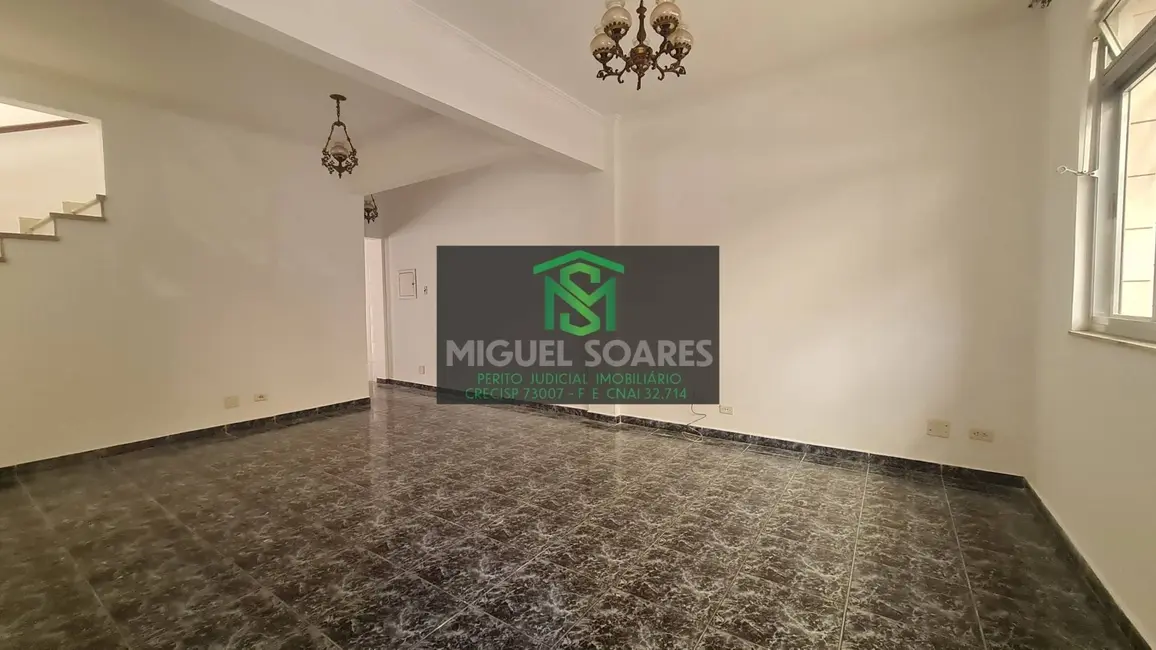 Casa com 3 quartos à venda e para alugar, 206m2 em Embaré, Santos - SP - imagem 8 Foto 8 de Casa com 3 quartos à venda e para alugar, 206m2 em Embaré, Santos - SP