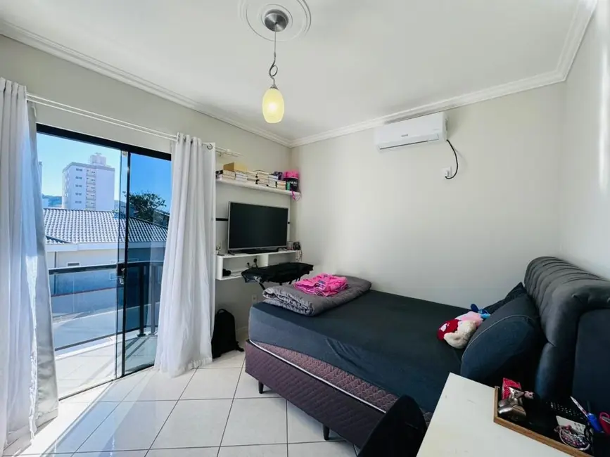 Foto 6 de Casa com 3 quartos à venda, 246m2 em Gravatá, Navegantes - SC