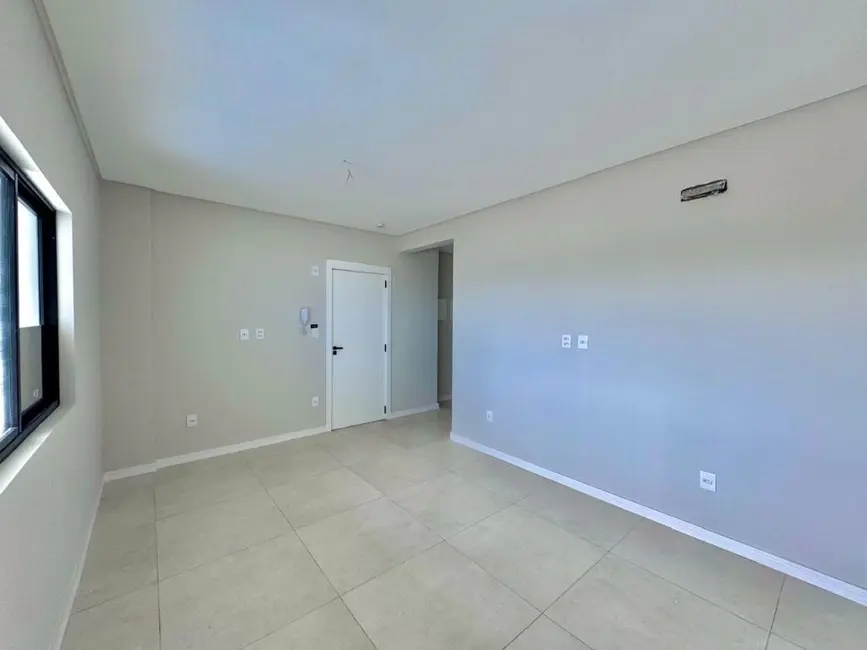 Foto 3 de Apartamento com 2 quartos à venda, 84m2 em Meia Praia, Navegantes - SC