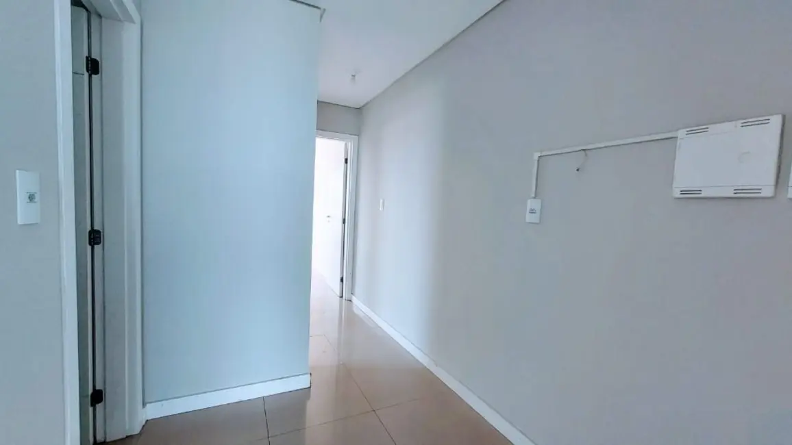 Foto 3 de Apartamento com 2 quartos à venda, 77m2 em Meia Praia, Navegantes - SC