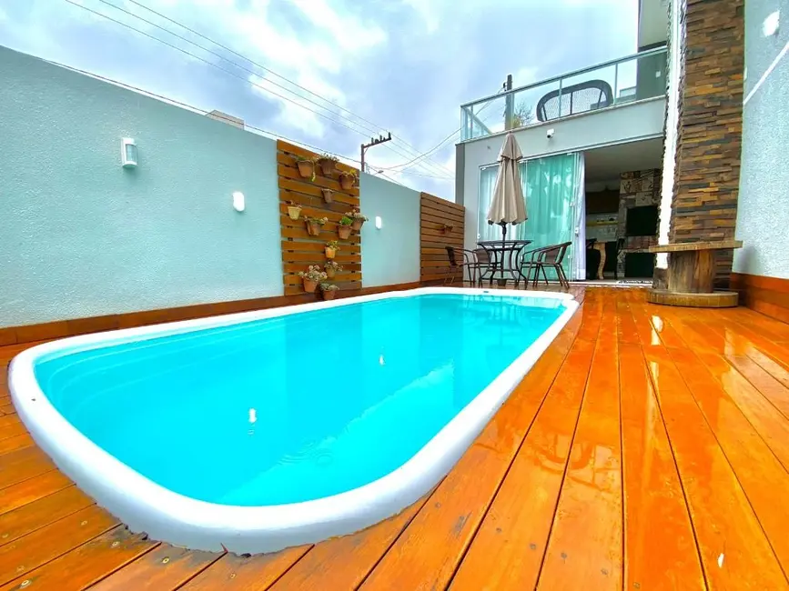 Foto 2 de Casa com 3 quartos à venda, 225m2 em Balneario Picarras - SC