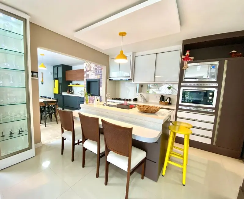 Foto 6 de Casa com 3 quartos à venda, 225m2 em Balneario Picarras - SC