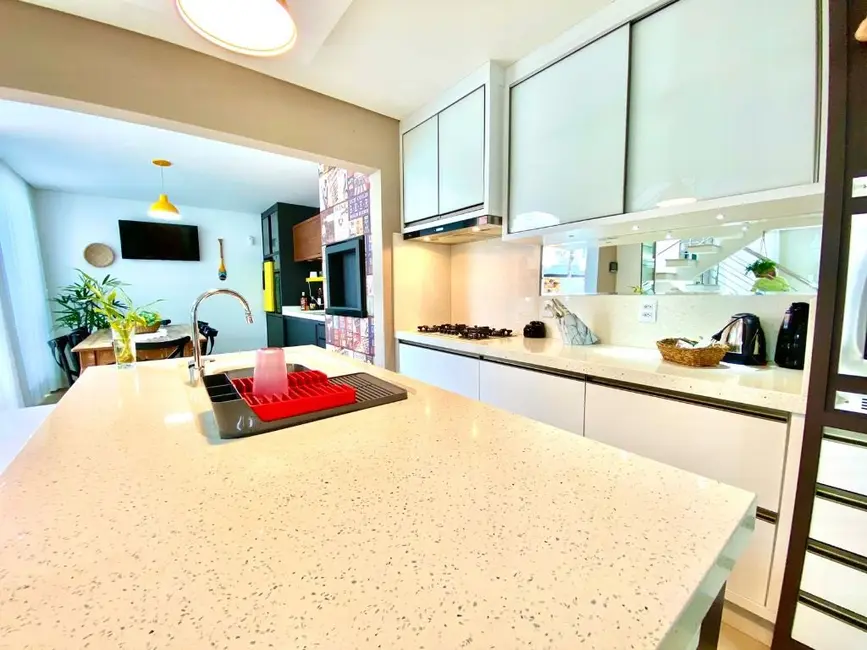 Foto 7 de Casa com 3 quartos à venda, 225m2 em Balneario Picarras - SC