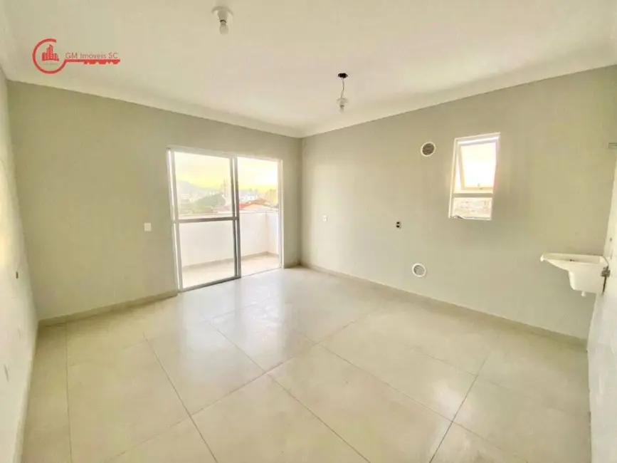 Foto 3 de Apartamento com 2 quartos à venda, 60m2 em Centro, Navegantes - SC