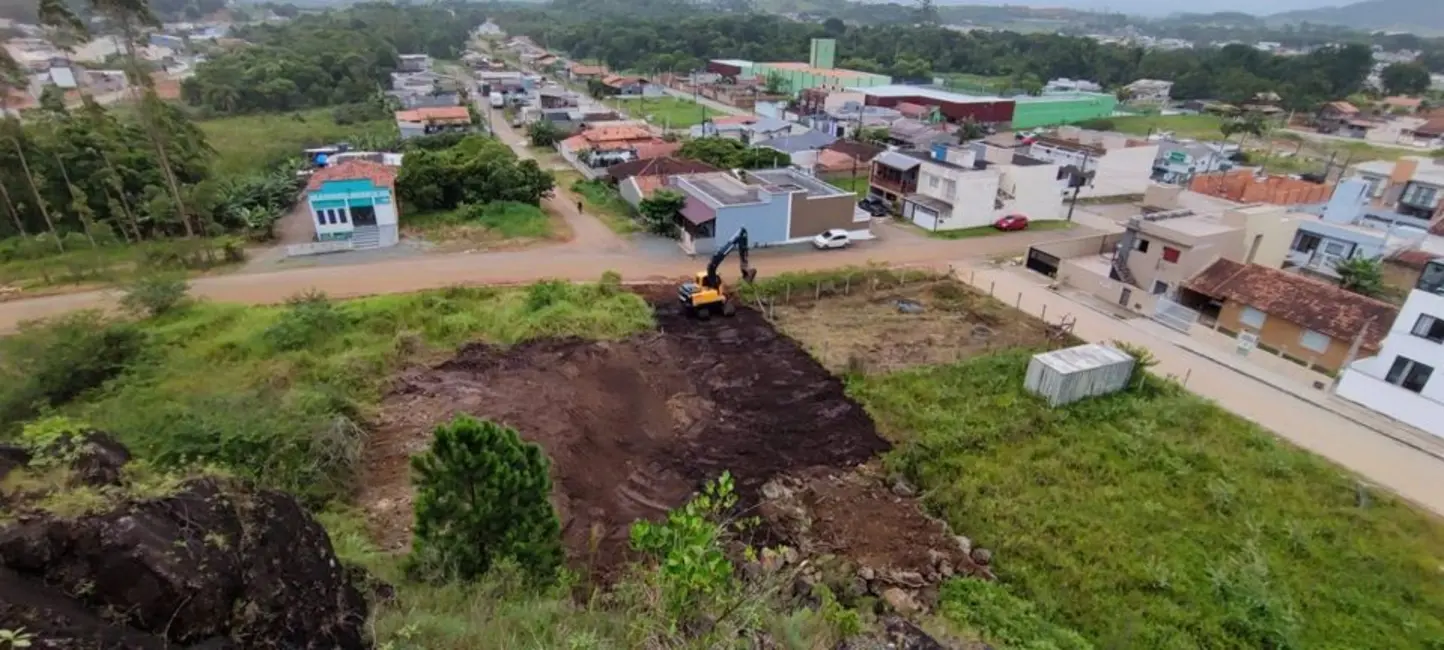 Foto 2 de Terreno / Lote à venda, 326m2 em Balneario Picarras - SC