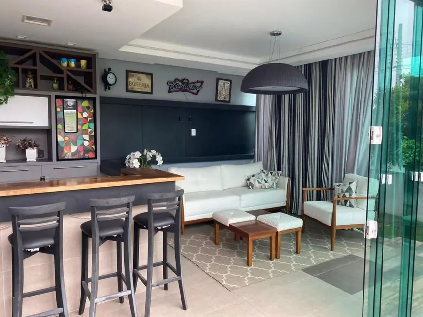 Casa com 3 quartos à venda, 312m2 em Centro, Navegantes - SC - imagem 4 Foto 4 de Casa com 3 quartos à venda, 312m2 em Centro, Navegantes - SC