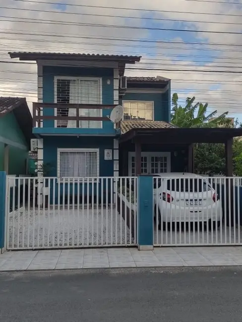 Foto 1 de Sobrado com 3 quartos à venda, 102m2 em Penha - SC