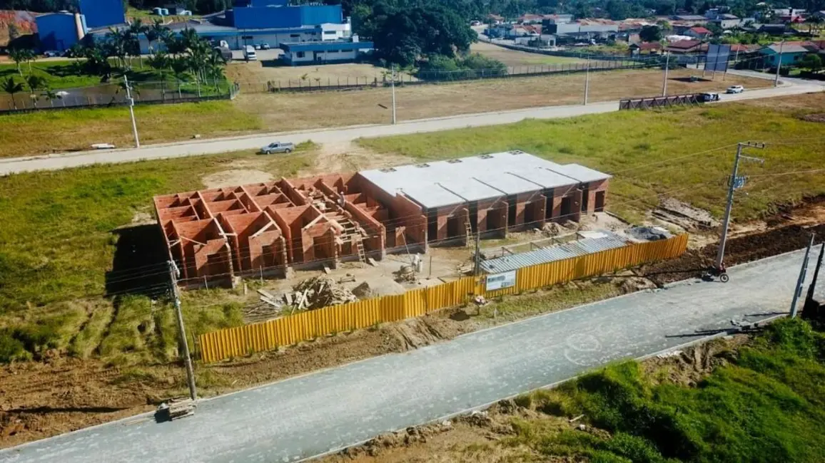 Foto 1 de Terreno / Lote à venda, 600m2 em Penha - SC