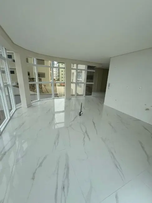 Foto 4 de Apartamento com 4 quartos à venda, 157m2 em Gravatá, Navegantes - SC