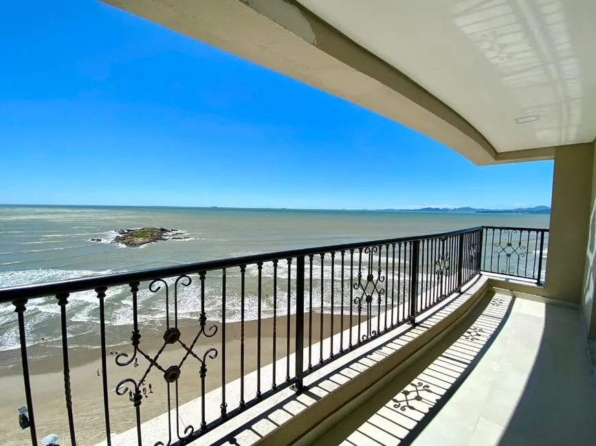 Foto 1 de Apartamento com 3 quartos à venda, 141m2 em Gravatá, Navegantes - SC