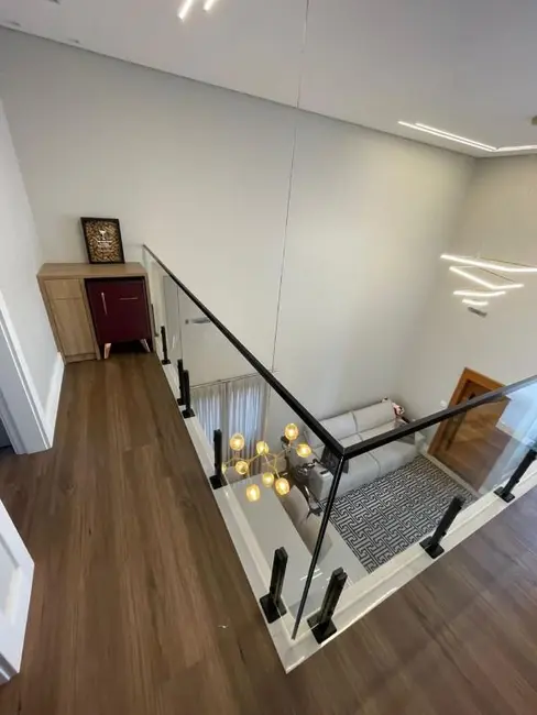 Casa com 3 quartos à venda, 288m2 em Centro, Navegantes - SC - imagem 4 Foto 4 de Casa com 3 quartos à venda, 288m2 em Centro, Navegantes - SC