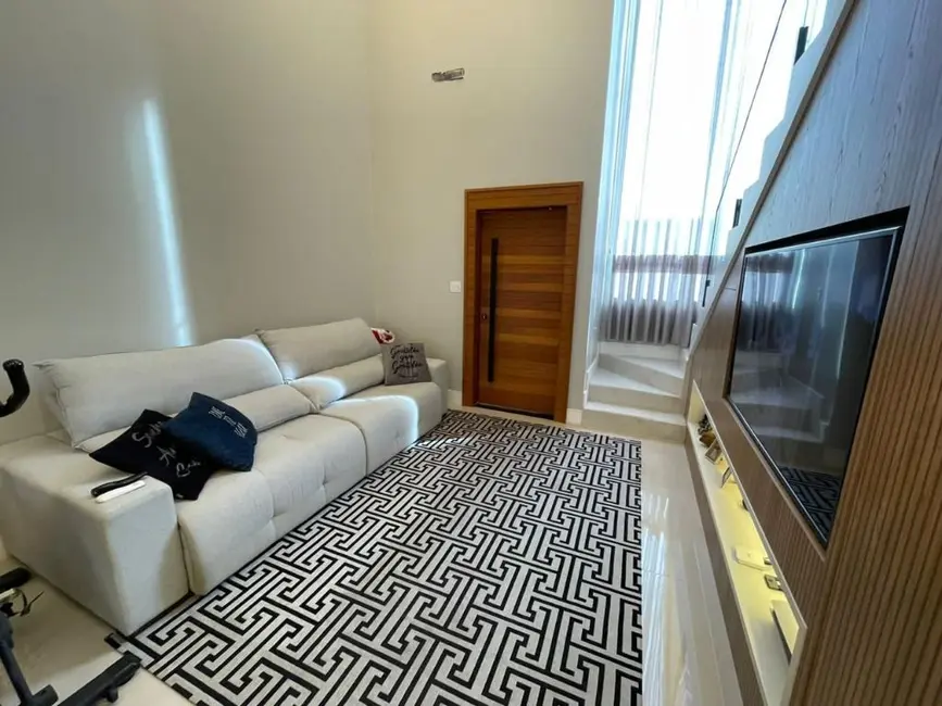 Casa com 3 quartos à venda, 288m2 em Centro, Navegantes - SC - imagem 5 Foto 5 de Casa com 3 quartos à venda, 288m2 em Centro, Navegantes - SC