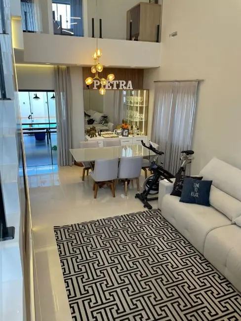 Casa com 3 quartos à venda, 288m2 em Centro, Navegantes - SC - imagem 3 Foto 3 de Casa com 3 quartos à venda, 288m2 em Centro, Navegantes - SC