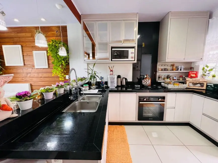 Casa com 5 quartos à venda, 317m2 em Centro, Navegantes - SC - imagem 9 Foto 9 de Casa com 5 quartos à venda, 317m2 em Centro, Navegantes - SC