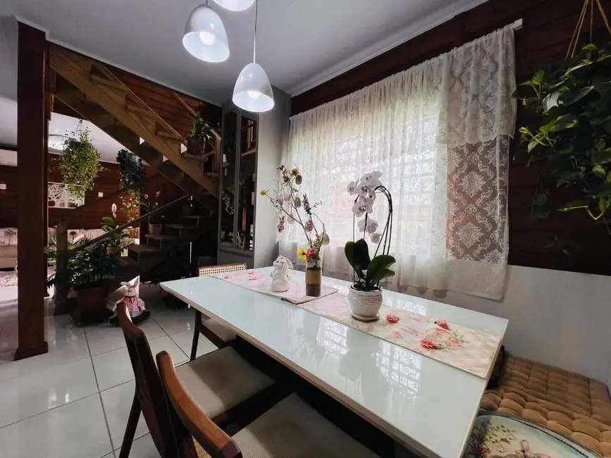 Casa com 5 quartos à venda, 317m2 em Centro, Navegantes - SC - imagem 7 Foto 7 de Casa com 5 quartos à venda, 317m2 em Centro, Navegantes - SC