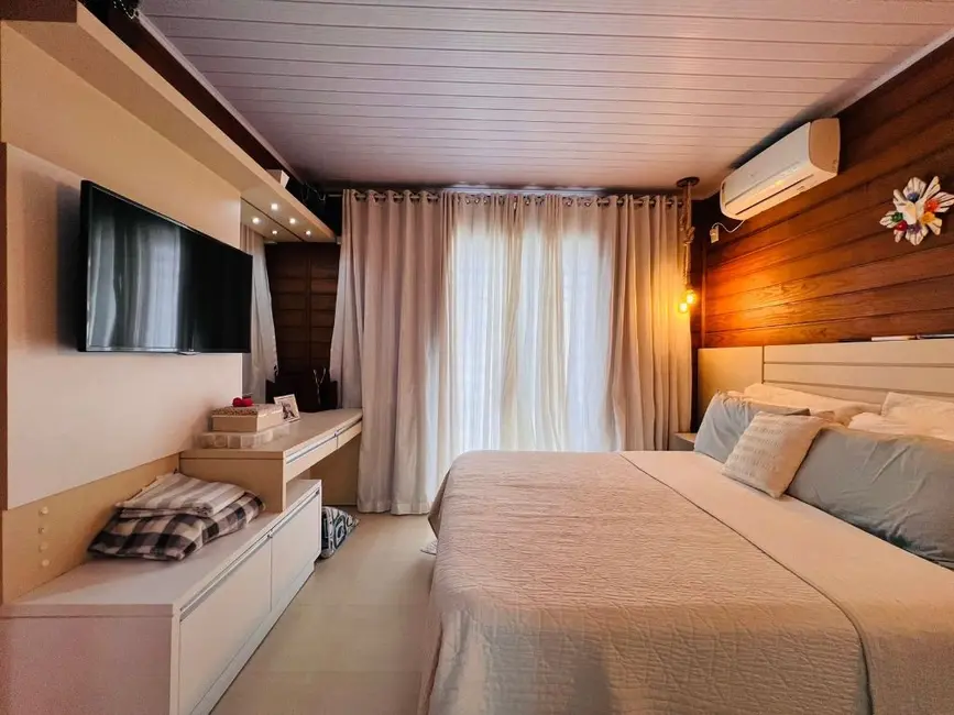 Casa com 5 quartos à venda, 317m2 em Centro, Navegantes - SC - imagem 5 Foto 5 de Casa com 5 quartos à venda, 317m2 em Centro, Navegantes - SC