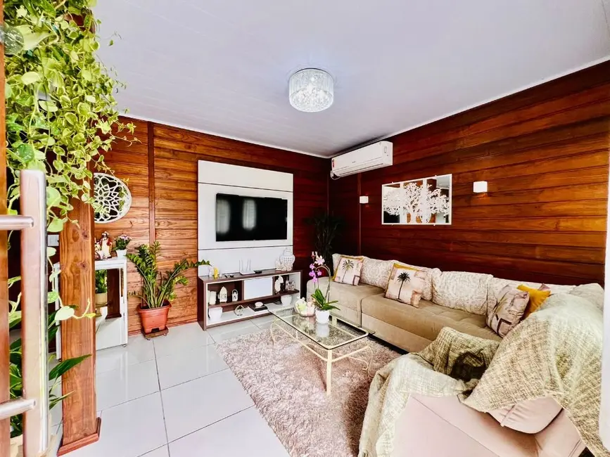 Casa com 5 quartos à venda, 317m2 em Centro, Navegantes - SC - imagem 8 Foto 8 de Casa com 5 quartos à venda, 317m2 em Centro, Navegantes - SC