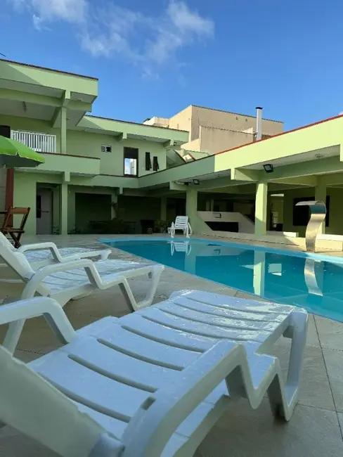 Foto 3 de Casa com 6 quartos à venda, 598m2 em Meia Praia, Navegantes - SC