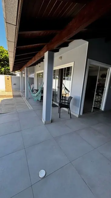Foto 4 de Casa com 5 quartos à venda, 300m2 em Meia Praia, Navegantes - SC