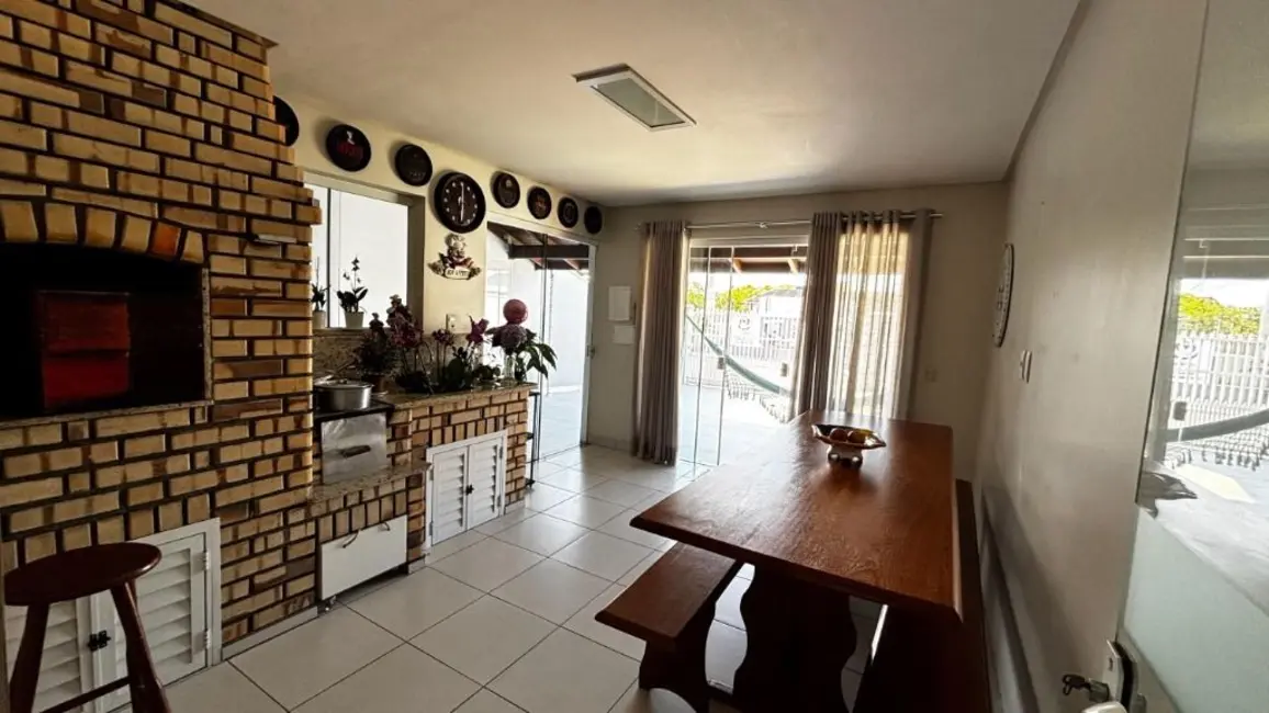 Foto 7 de Casa com 5 quartos à venda, 300m2 em Meia Praia, Navegantes - SC