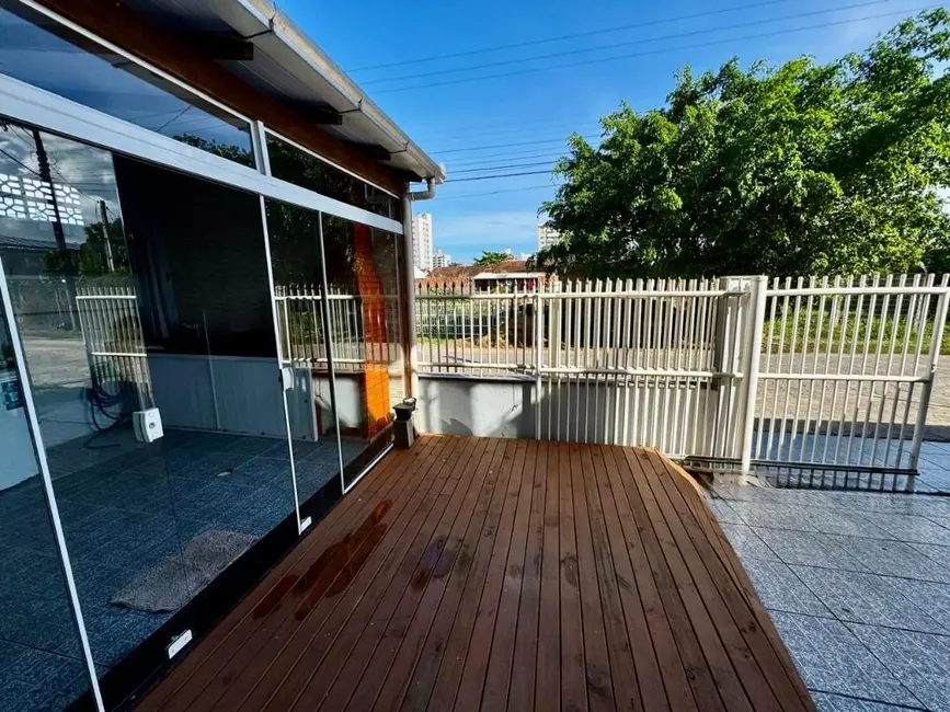 Foto 5 de Sobrado com 2 quartos à venda, 130m2 em Centro, Navegantes - SC