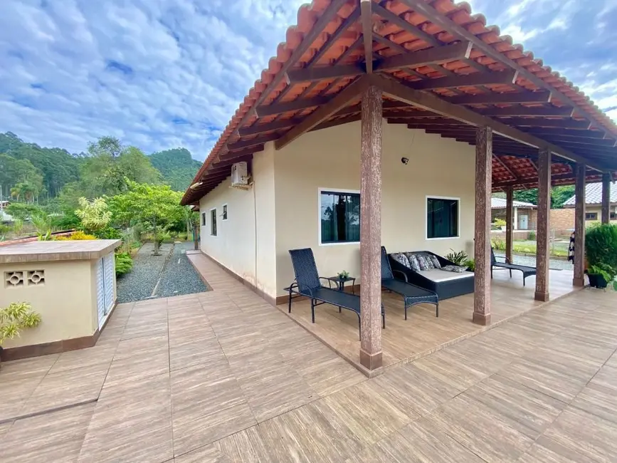 Foto 3 de Chácara com 3 quartos à venda, 2578m2 em Navegantes - SC