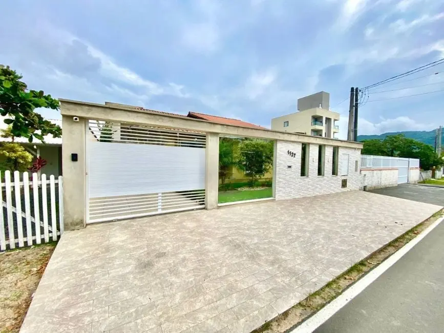 Foto 1 de Casa com 3 quartos à venda, 384m2 em Gravatá, Navegantes - SC