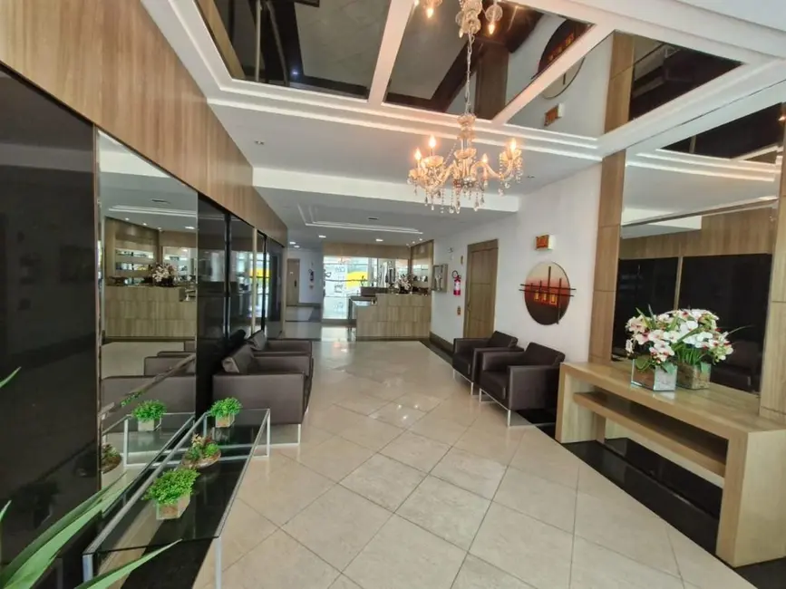 Foto 2 de Apartamento com 3 quartos à venda, 147m2 em Centro, Navegantes - SC