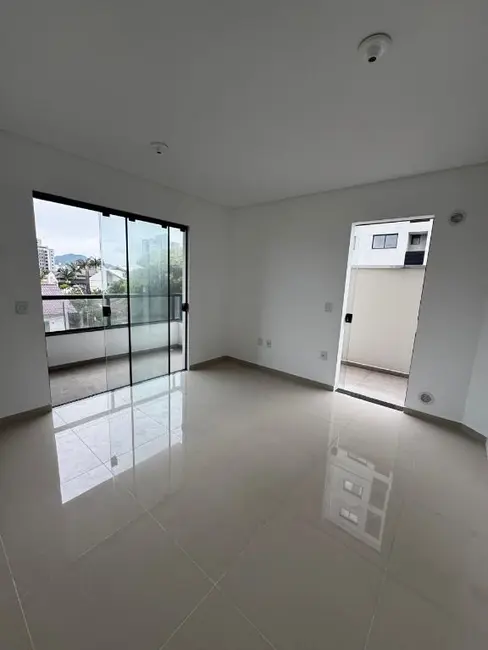 Apartamento com 2 quartos à venda, 72m2 em Centro, Navegantes - SC - imagem 1 Foto 1 de Apartamento com 2 quartos à venda, 72m2 em Centro, Navegantes - SC