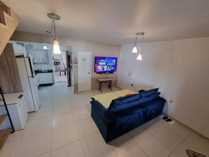 Foto 2 de Sobrado com 2 quartos à venda, 74m2 em Meia Praia, Navegantes - SC