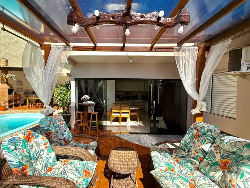 Foto 5 de Casa com 3 quartos à venda, 300m2 em Centro, Navegantes - SC