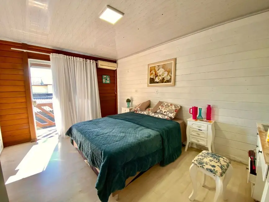 Casa com 3 quartos à venda, 64m2 em Centro, Navegantes - SC - imagem 7 Foto 7 de Casa com 3 quartos à venda, 64m2 em Centro, Navegantes - SC