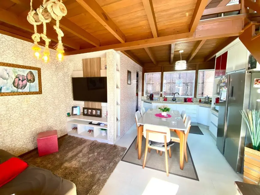 Casa com 3 quartos à venda, 64m2 em Centro, Navegantes - SC - imagem 4 Foto 4 de Casa com 3 quartos à venda, 64m2 em Centro, Navegantes - SC