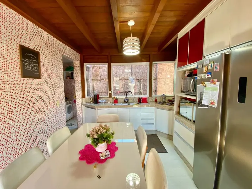 Casa com 3 quartos à venda, 64m2 em Centro, Navegantes - SC - imagem 5 Foto 5 de Casa com 3 quartos à venda, 64m2 em Centro, Navegantes - SC